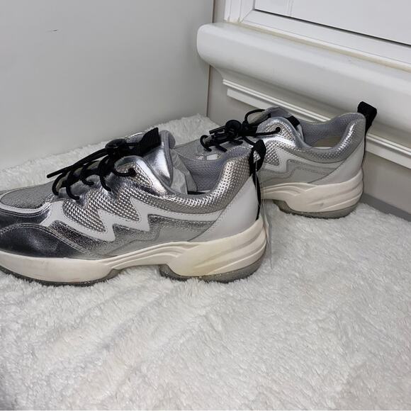 Chocolat Blu Women's Move Silver White Sneakers Atheltic Shoes 6.5 Futuristic - Picture 4 of 6